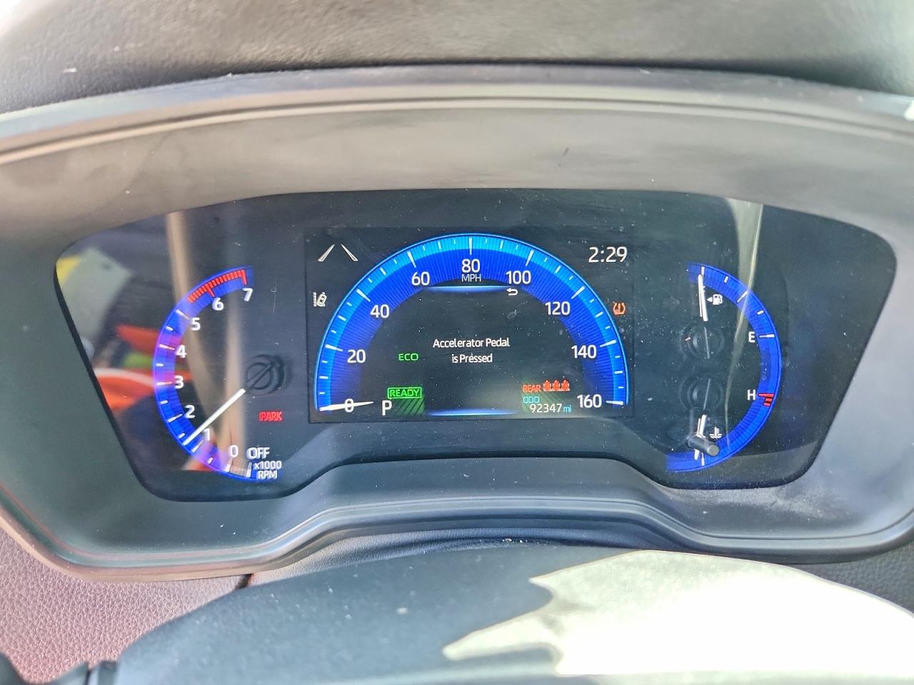 2020 TOYOTA COROLLA LE photo 25