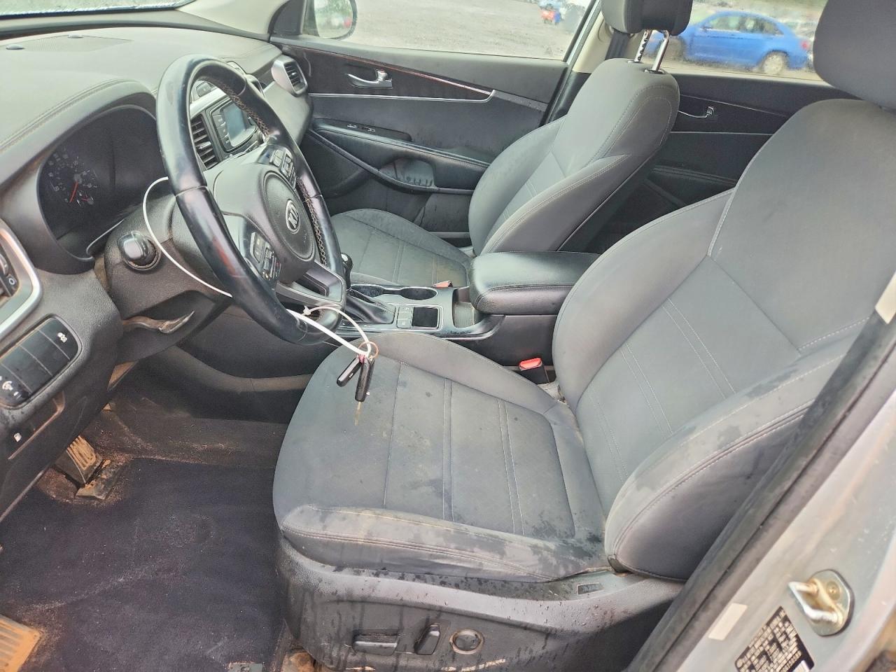 2016 KIA SORENTO LX photo 13