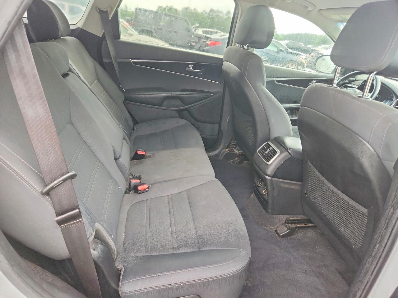 2016 KIA SORENTO LX photo 21