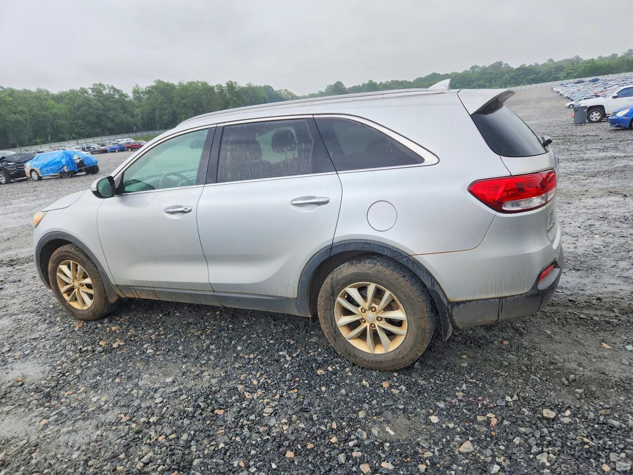 2016 KIA SORENTO LX photo 3