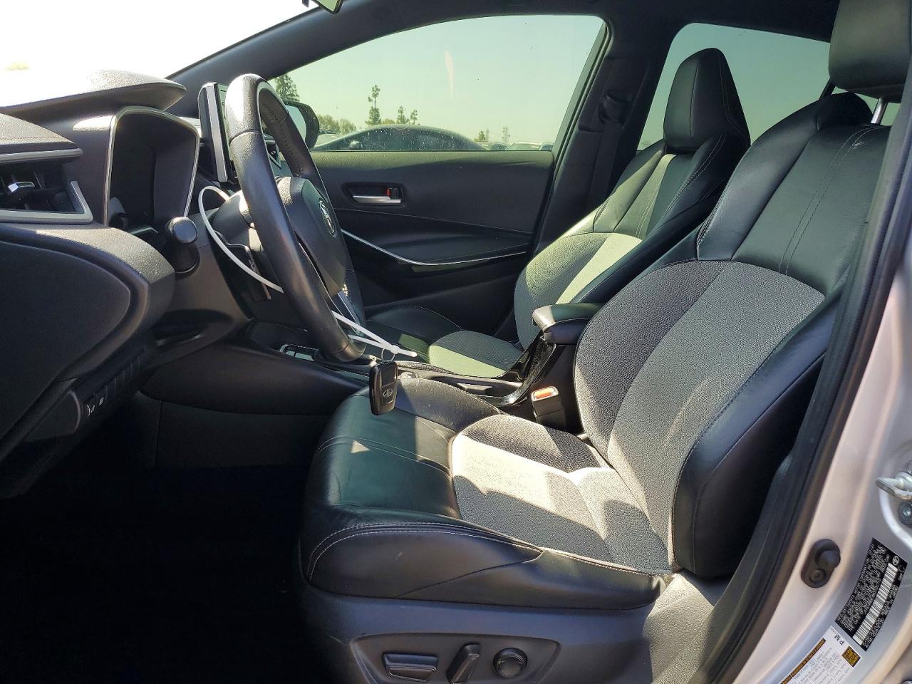 2021 TOYOTA COROLLA XSE photo 7