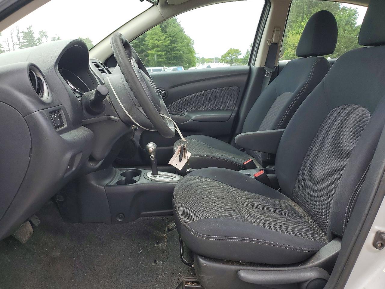 2014 NISSAN VERSA 1.6 SV photo 7