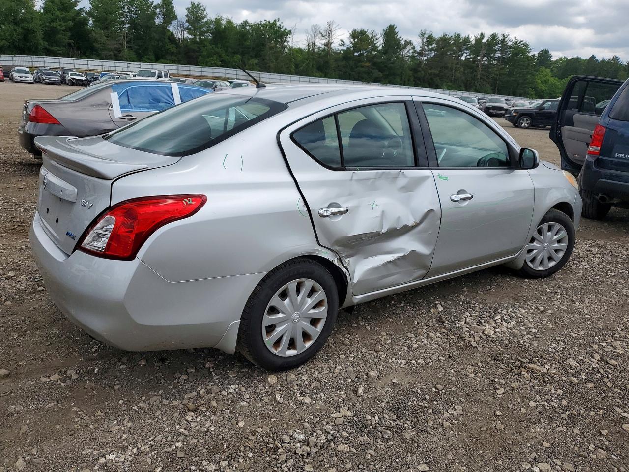 2014 NISSAN VERSA 1.6 SV photo 3