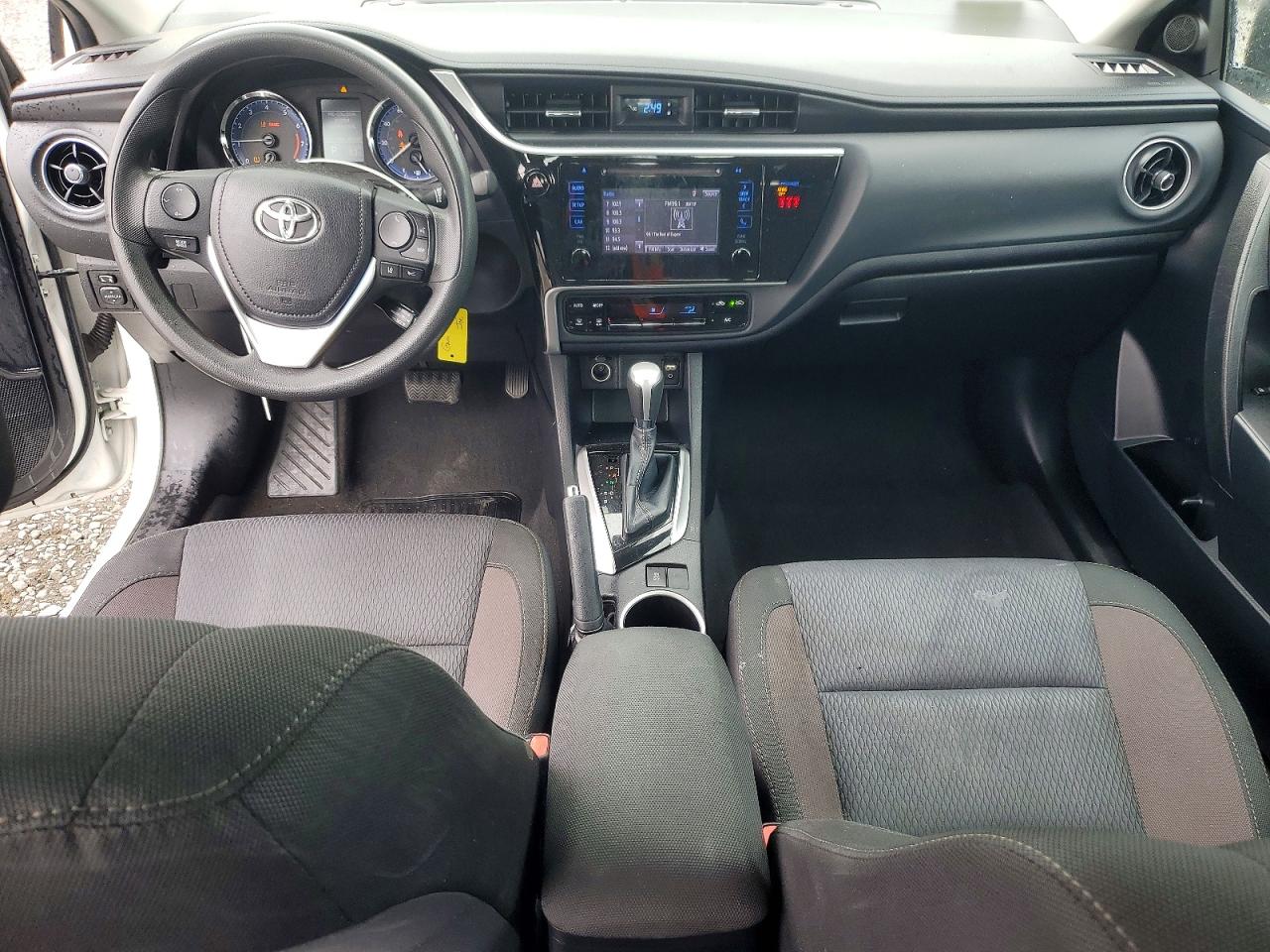 2019 TOYOTA COROLLA LE photo 8