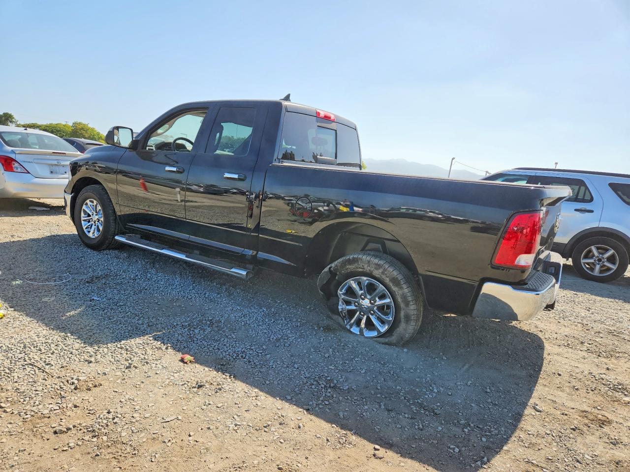 2013 RAM 1500 SLT photo 2