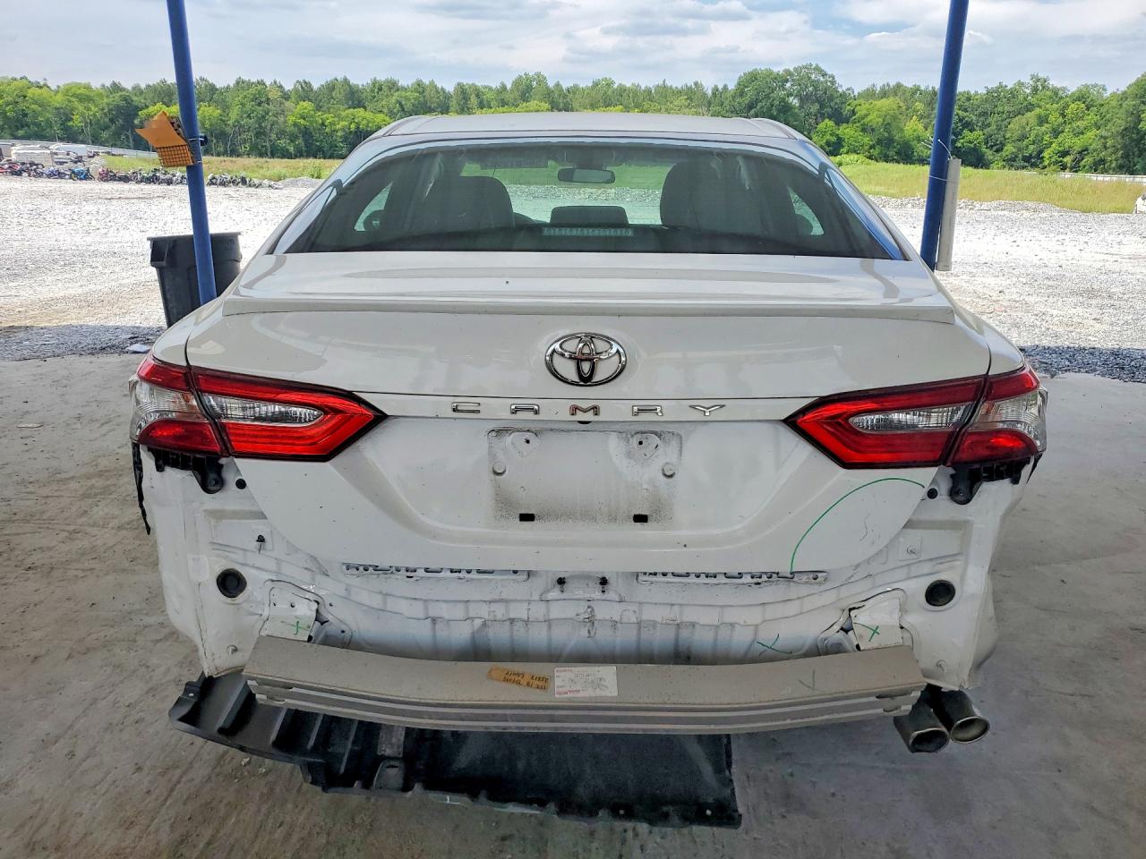 2018 TOYOTA CAMRY SE photo 11