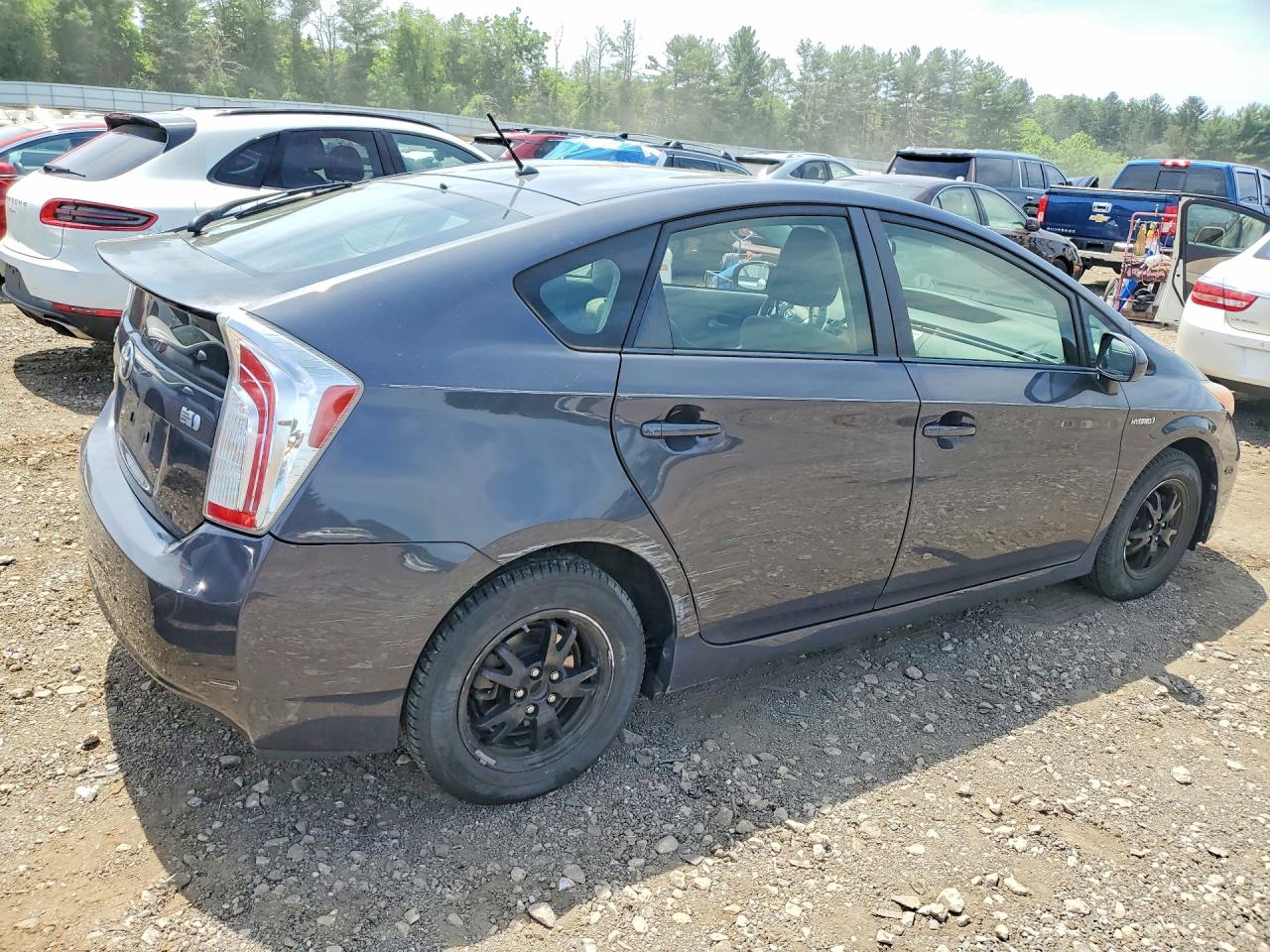 2012 TOYOTA PRIUS TWO photo 5