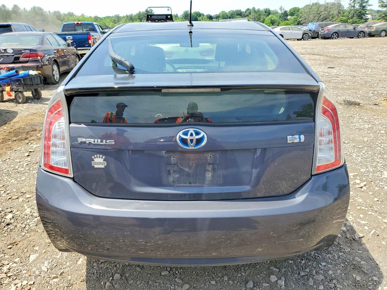 2012 TOYOTA PRIUS TWO photo 11