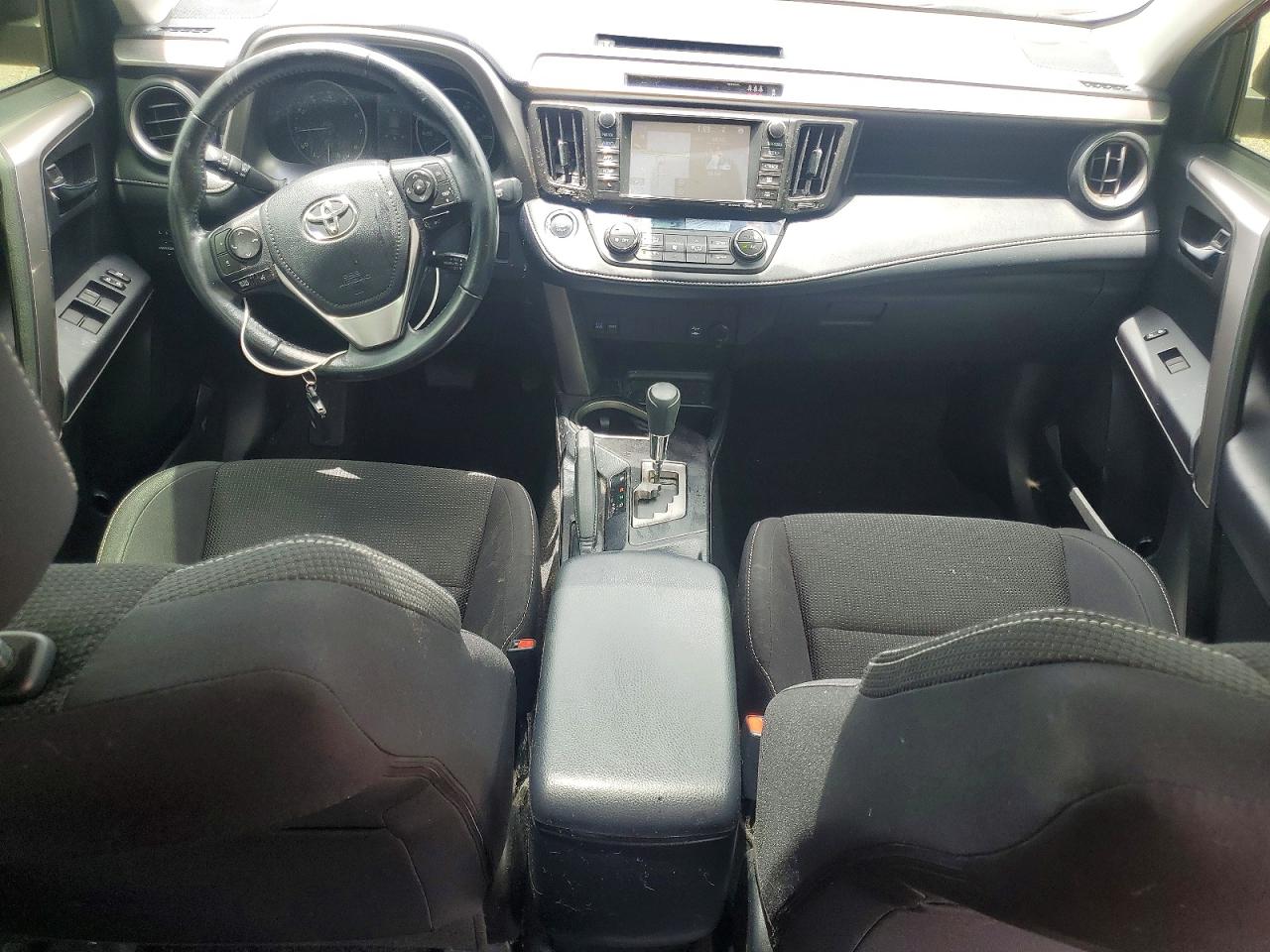 2018 TOYOTA RAV4 XLE photo 15