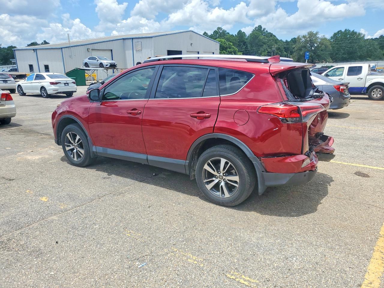 2018 TOYOTA RAV4 XLE photo 3