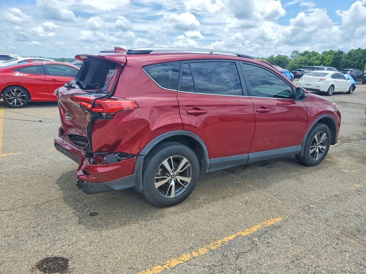 2018 TOYOTA RAV4 XLE photo 5