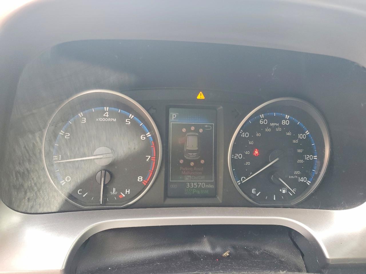 2018 TOYOTA RAV4 XLE photo 17