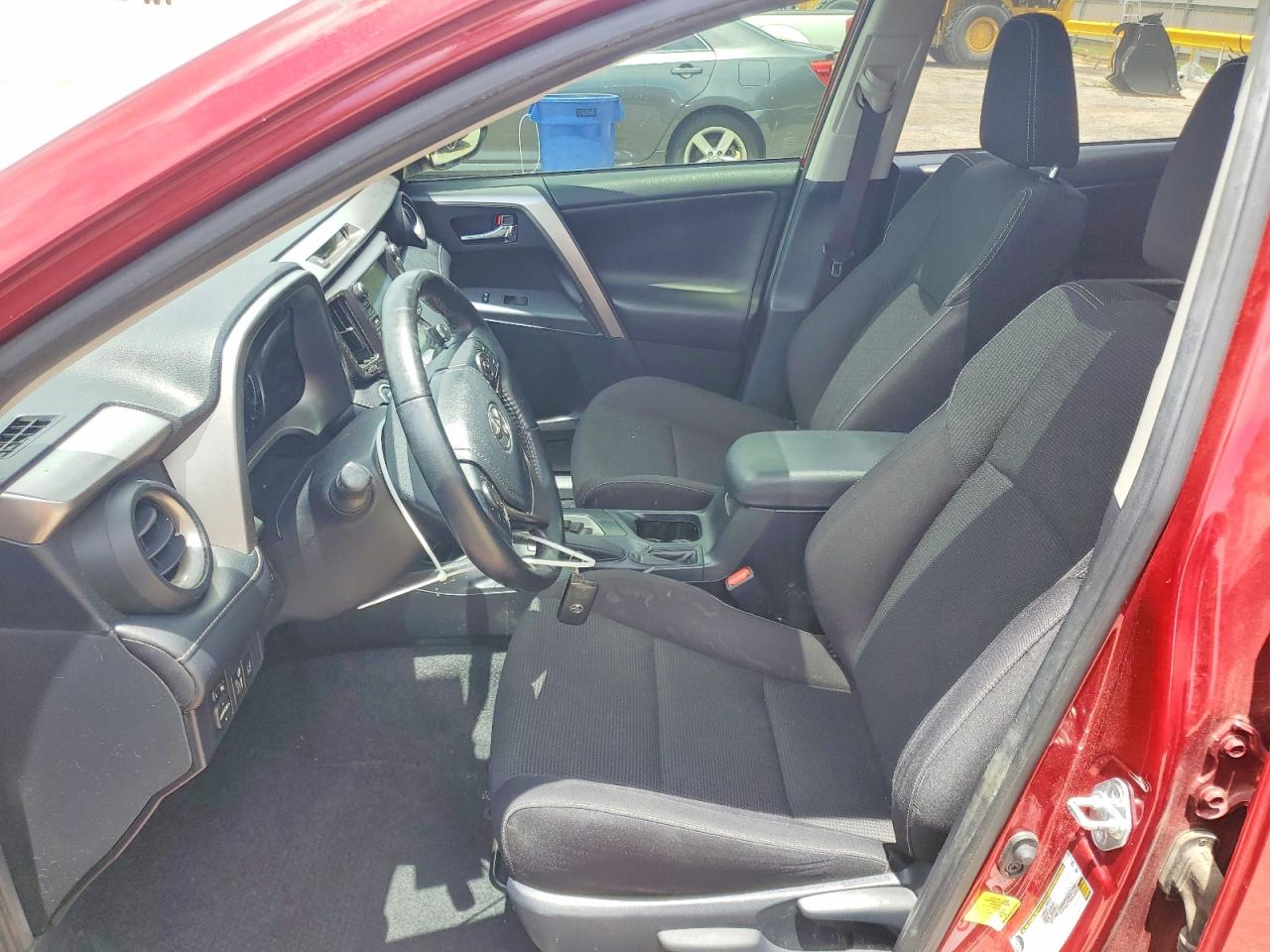 2018 TOYOTA RAV4 XLE photo 13