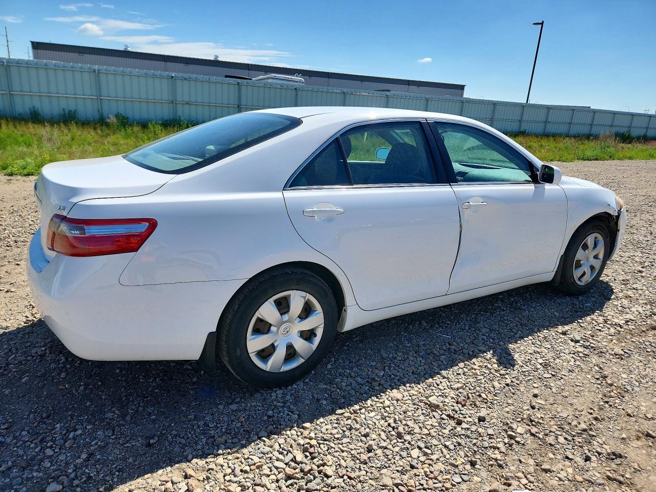 2009 TOYOTA CAMRY LE photo 3