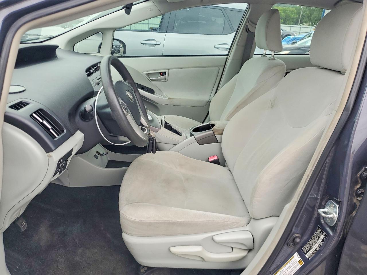 2012 TOYOTA PRIUS TWO photo 13