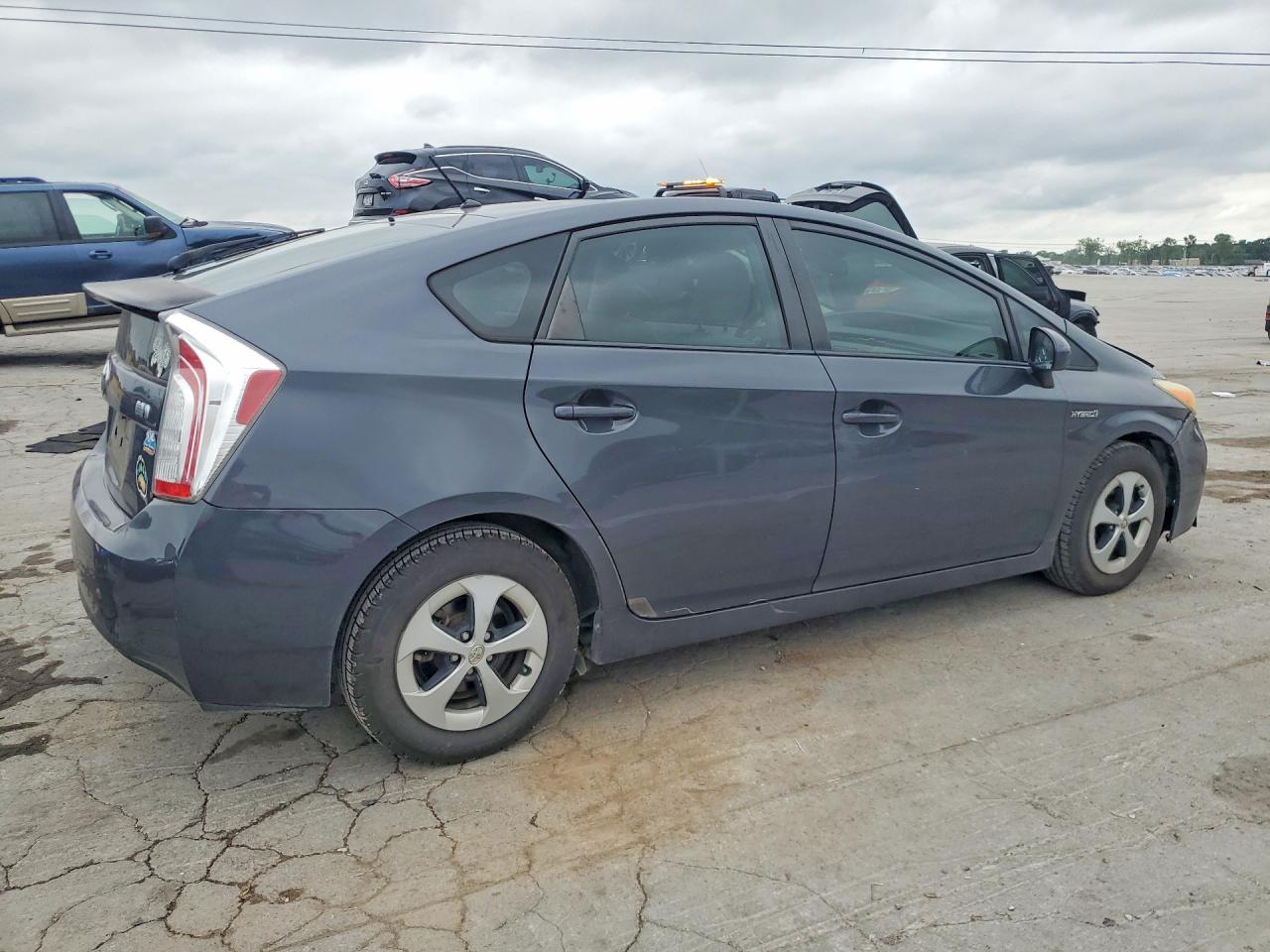 2012 TOYOTA PRIUS TWO photo 5