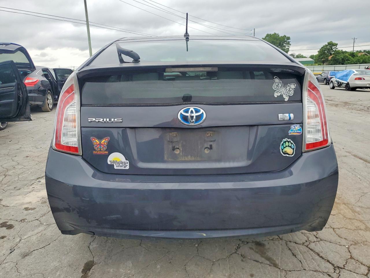 2012 TOYOTA PRIUS TWO photo 11