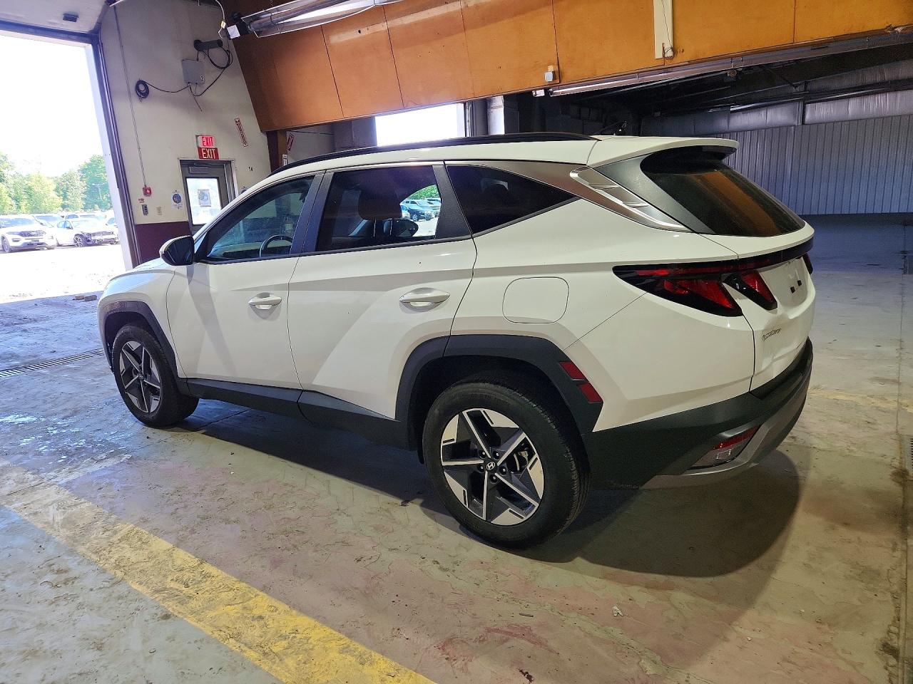 2025 HYUNDAI TUCSON SEL photo 3