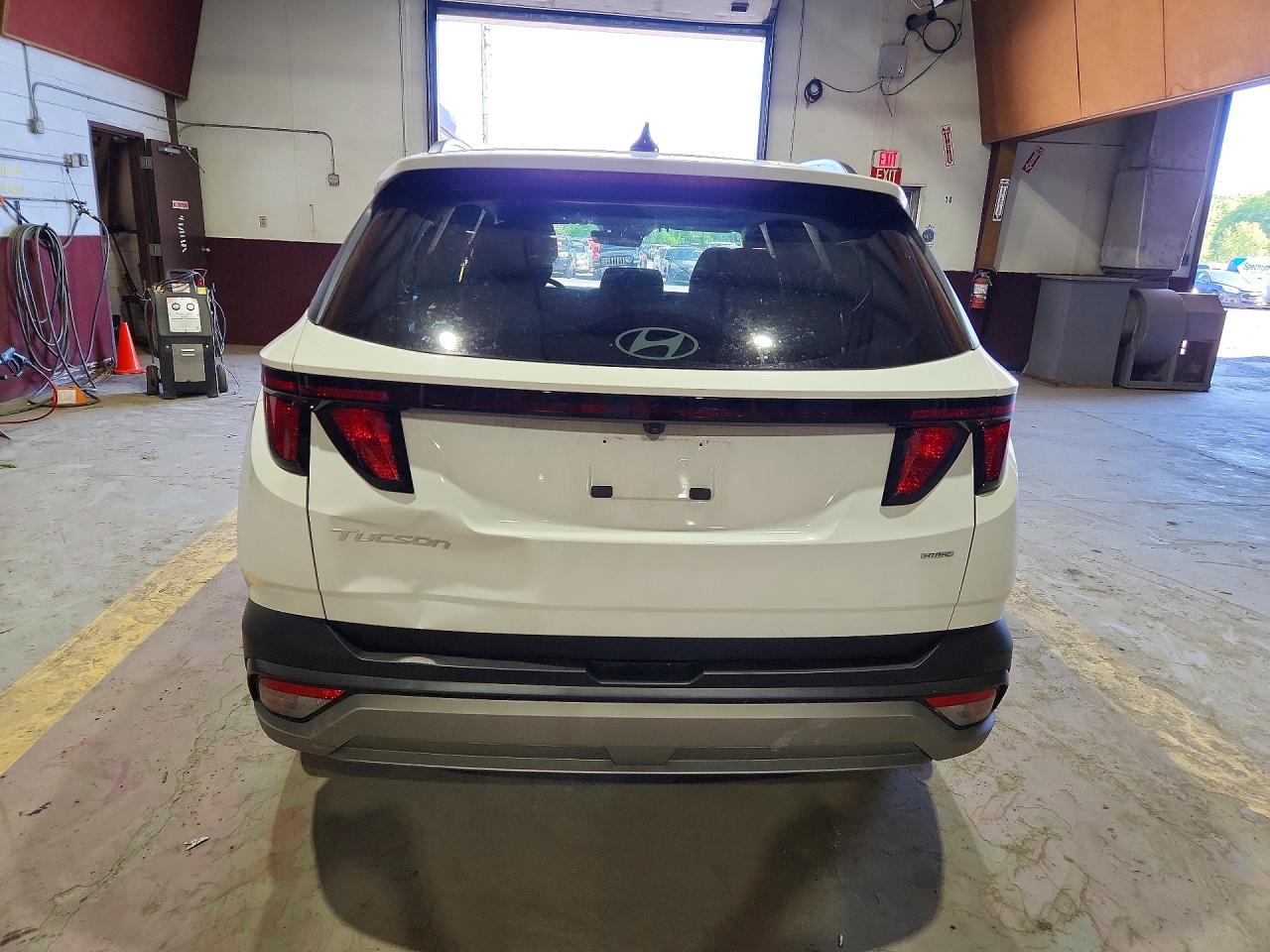 2025 HYUNDAI TUCSON SEL photo 11