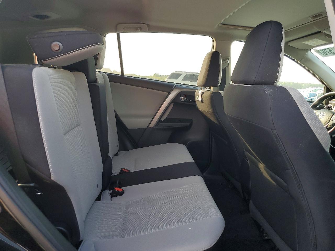 2017 TOYOTA RAV4 XLE photo 21