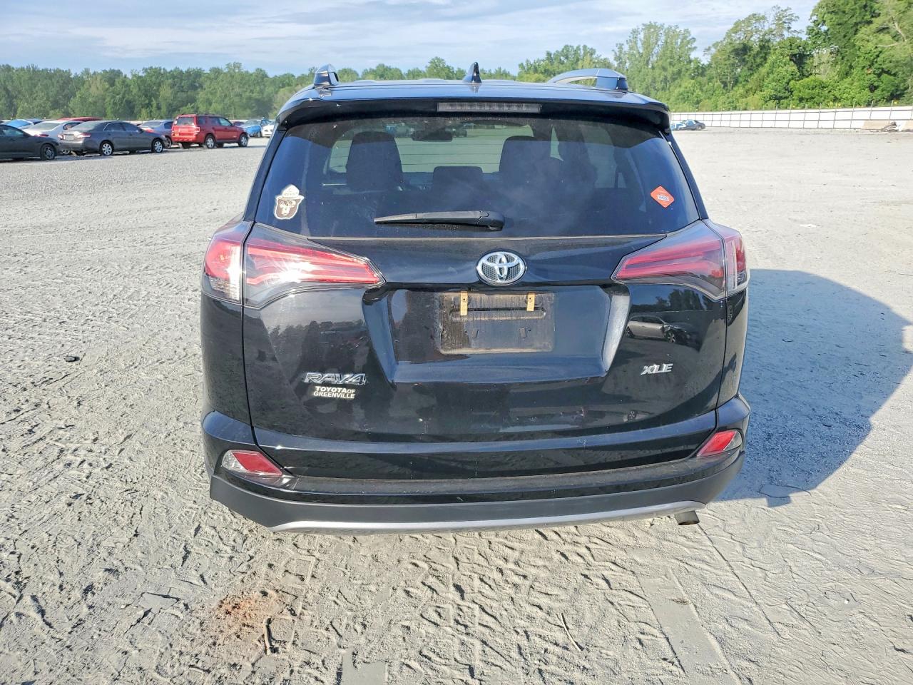 2017 TOYOTA RAV4 XLE photo 11
