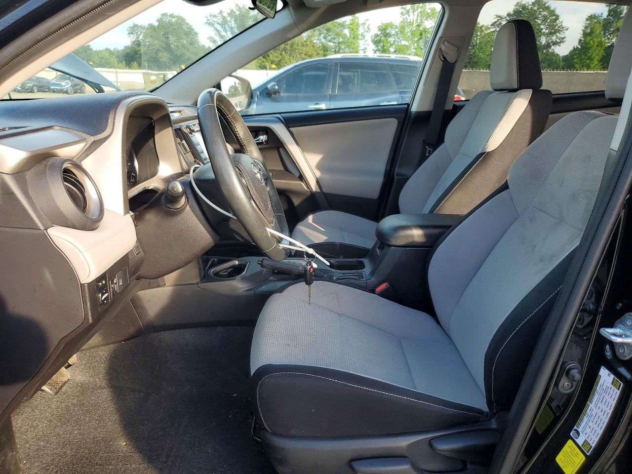 2017 TOYOTA RAV4 XLE photo 13