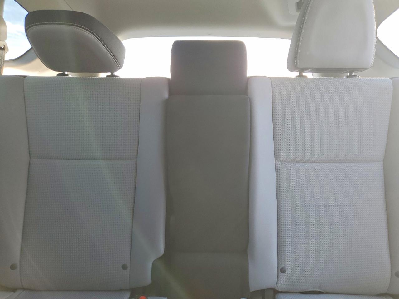 2017 TOYOTA RAV4 XLE photo 19