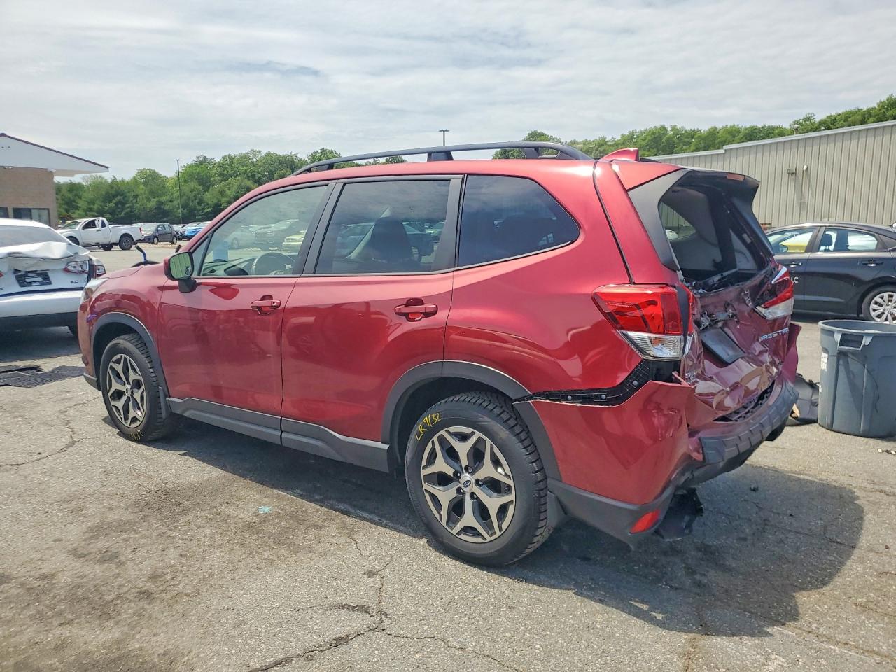 2022 SUBARU FORESTER PREMIUM photo 3