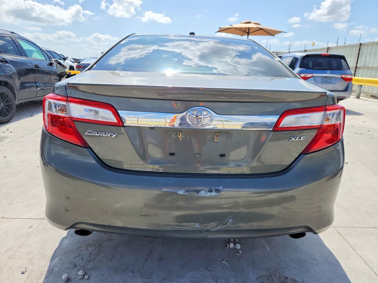 2014 TOYOTA CAMRY XLE V6 photo 16