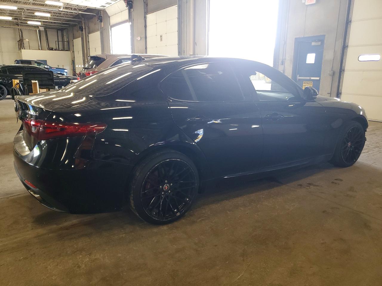 2017 ALFA ROMEO GIULIA Q4 photo 5