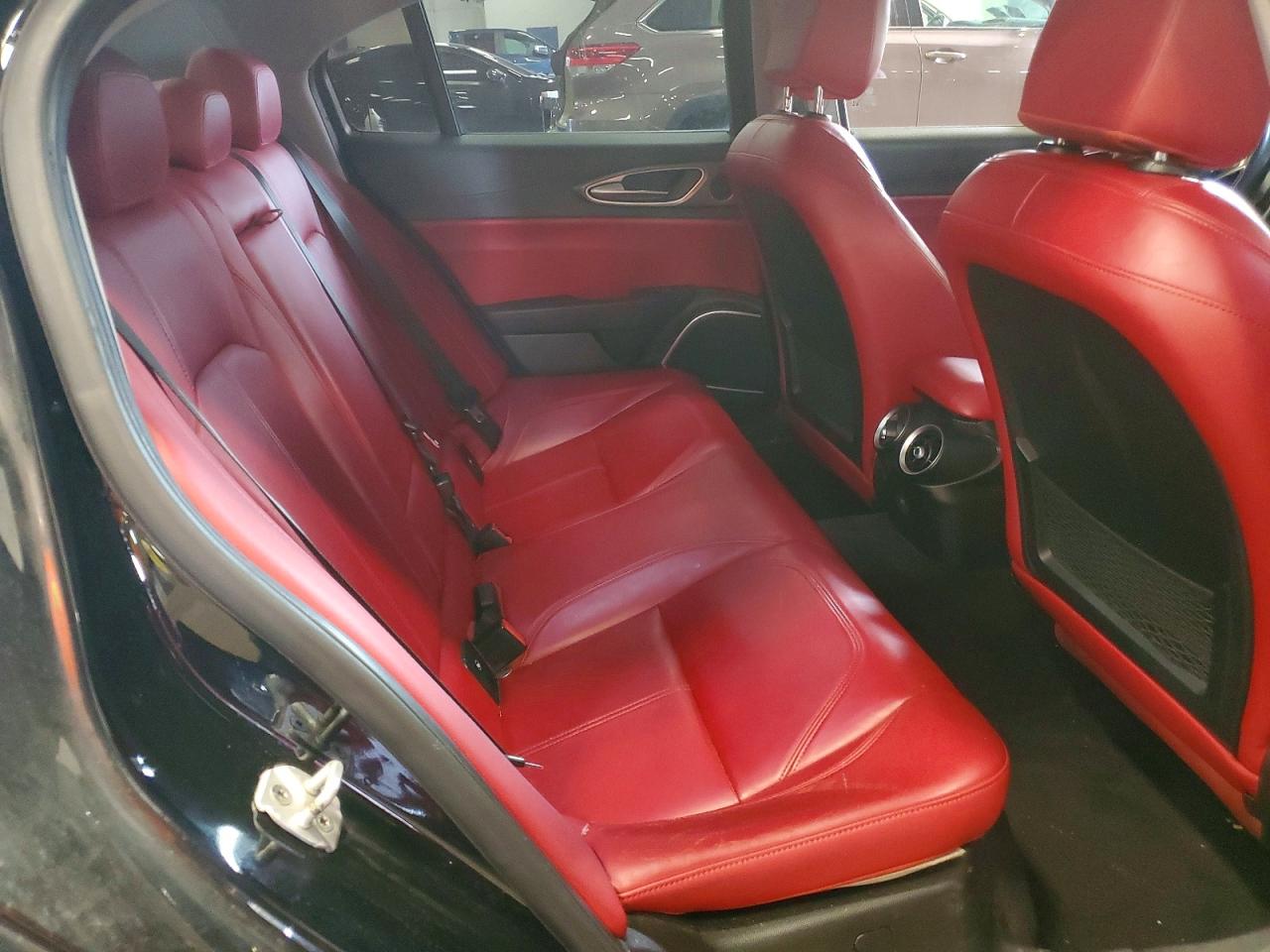 2017 ALFA ROMEO GIULIA Q4 photo 19