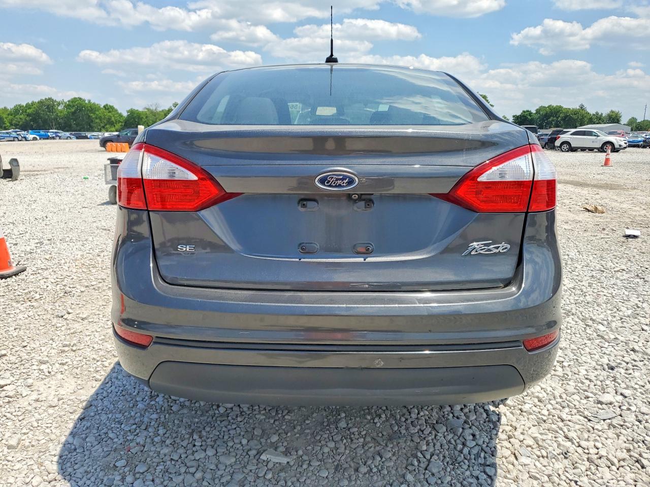 2019 FORD FIESTA SE photo 11