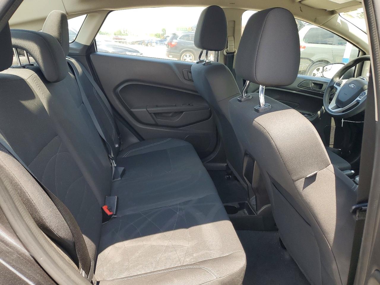 2019 FORD FIESTA SE photo 19