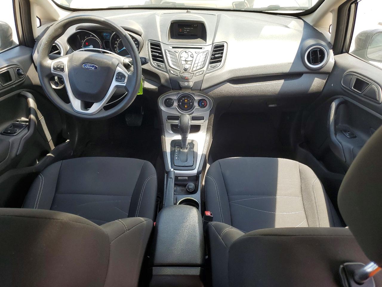 2019 FORD FIESTA SE photo 15