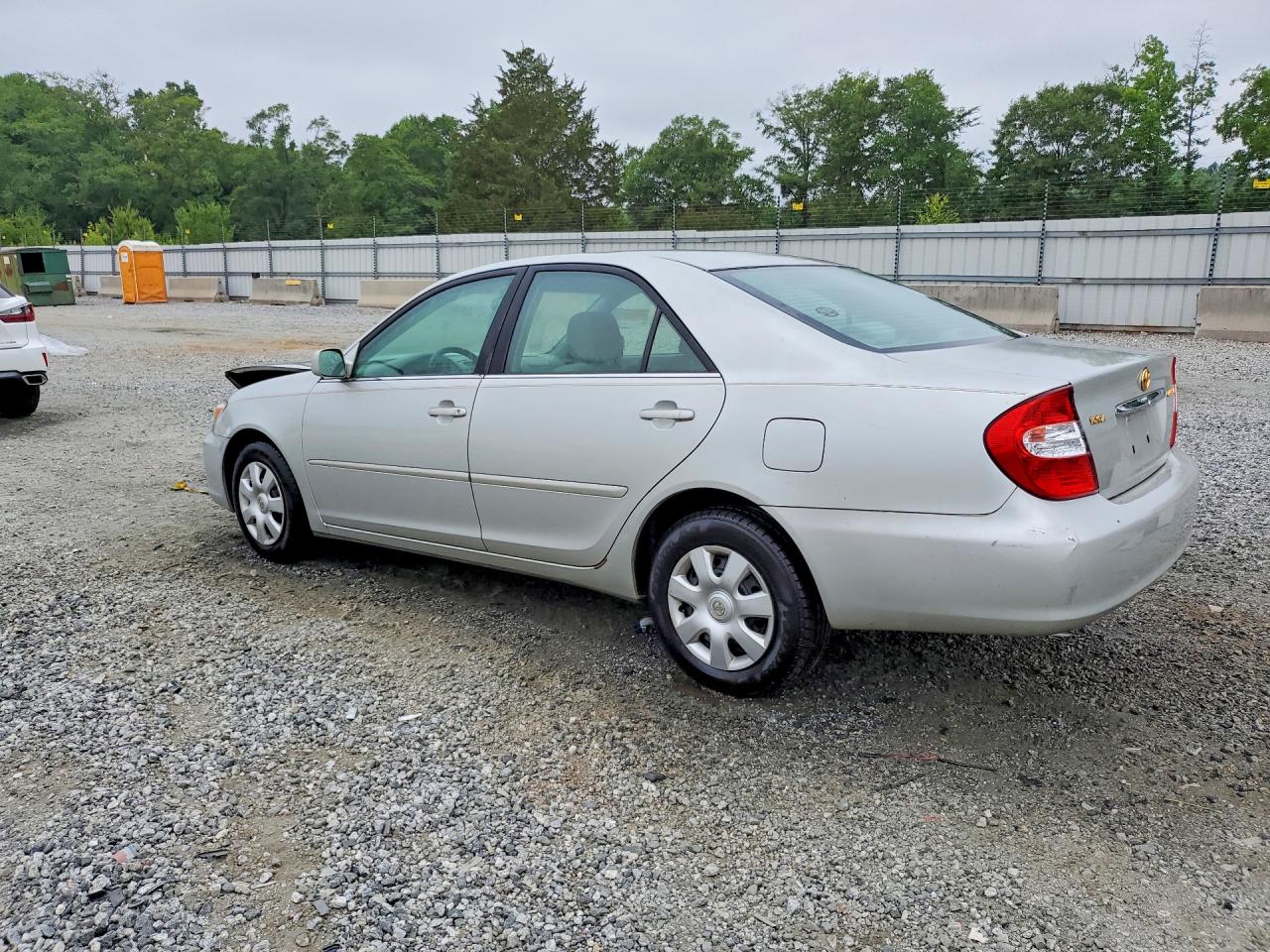 2002 TOYOTA CAMRY LE photo 4
