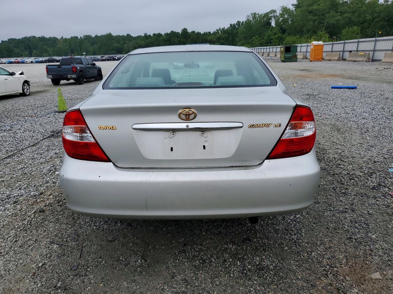 2002 TOYOTA CAMRY LE photo 16