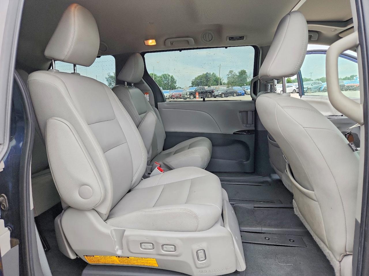 2020 TOYOTA SIENNA XLE 7-PASSENGER AUTO ACCESS SE photo 31