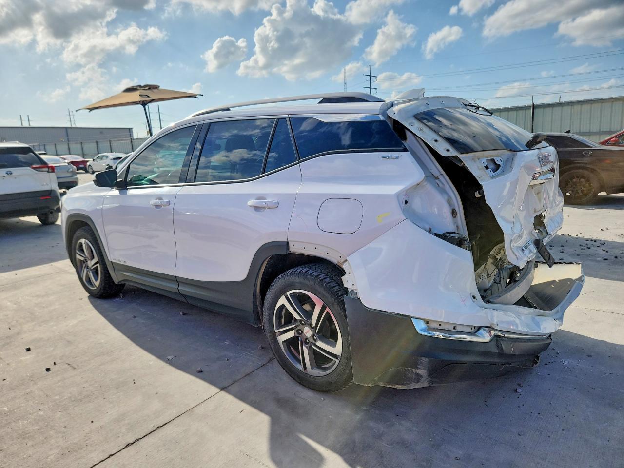 2020 GMC TERRAIN SLT photo 3