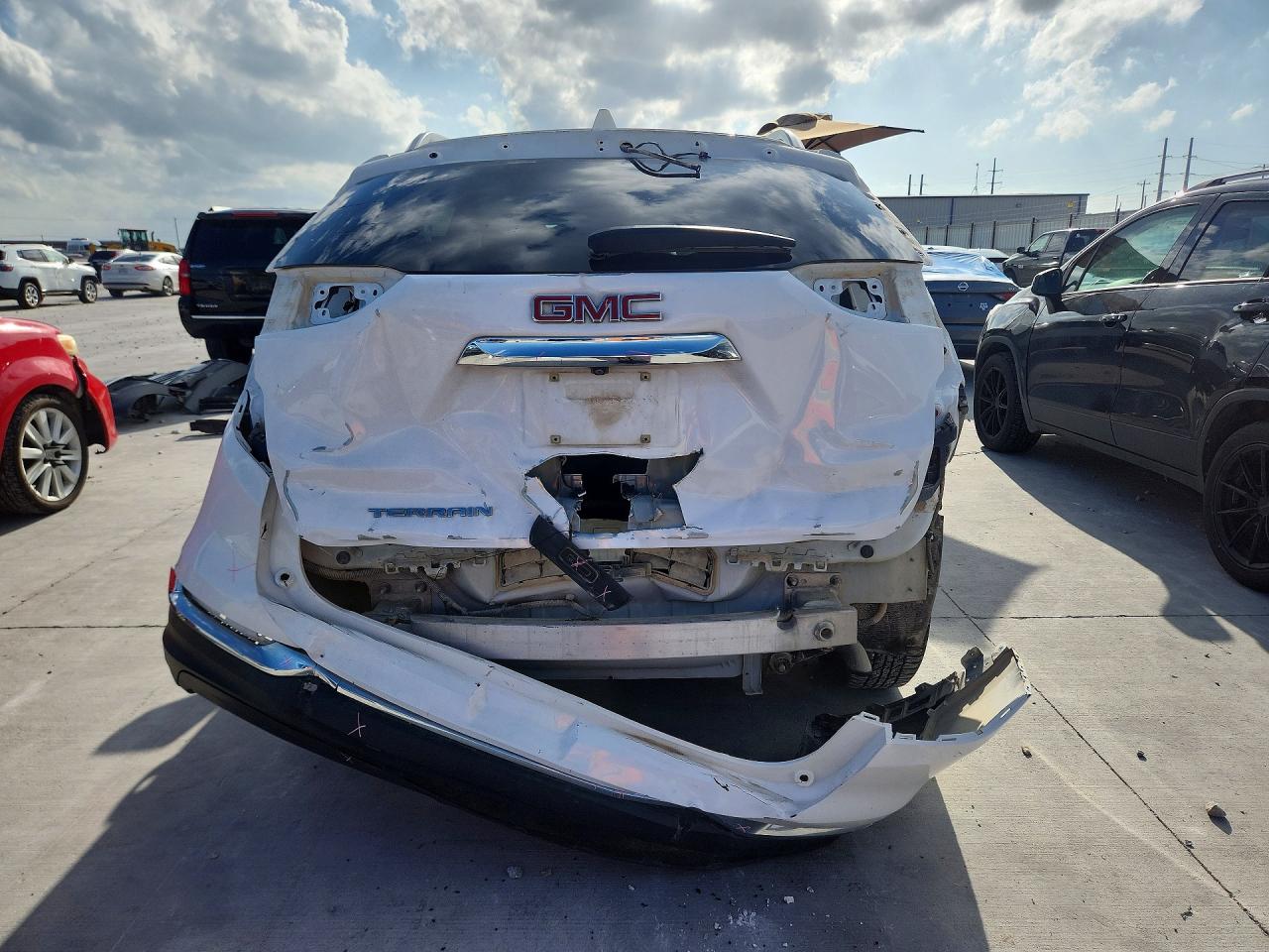 2020 GMC TERRAIN SLT photo 11