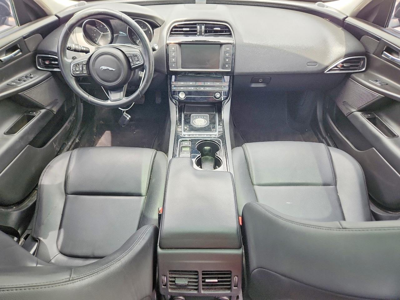 2017 JAGUAR XE photo 8