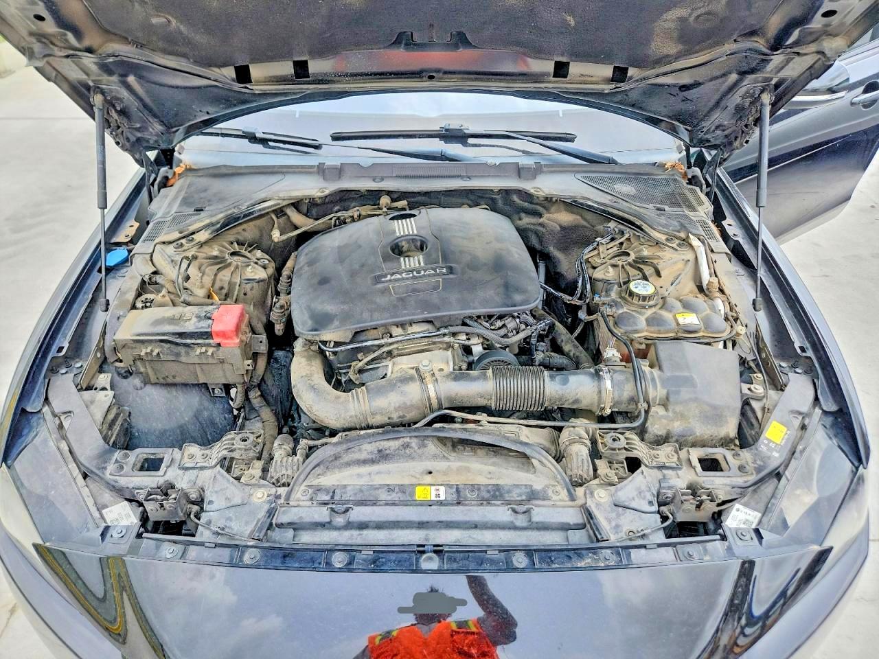2017 JAGUAR XE photo 11