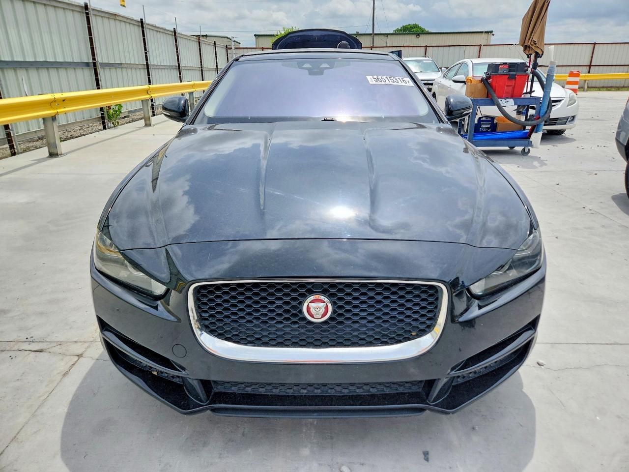 2017 JAGUAR XE photo 5