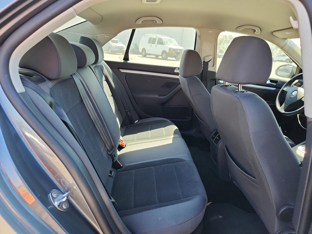 2008 VOLKSWAGEN JETTA S photo 19