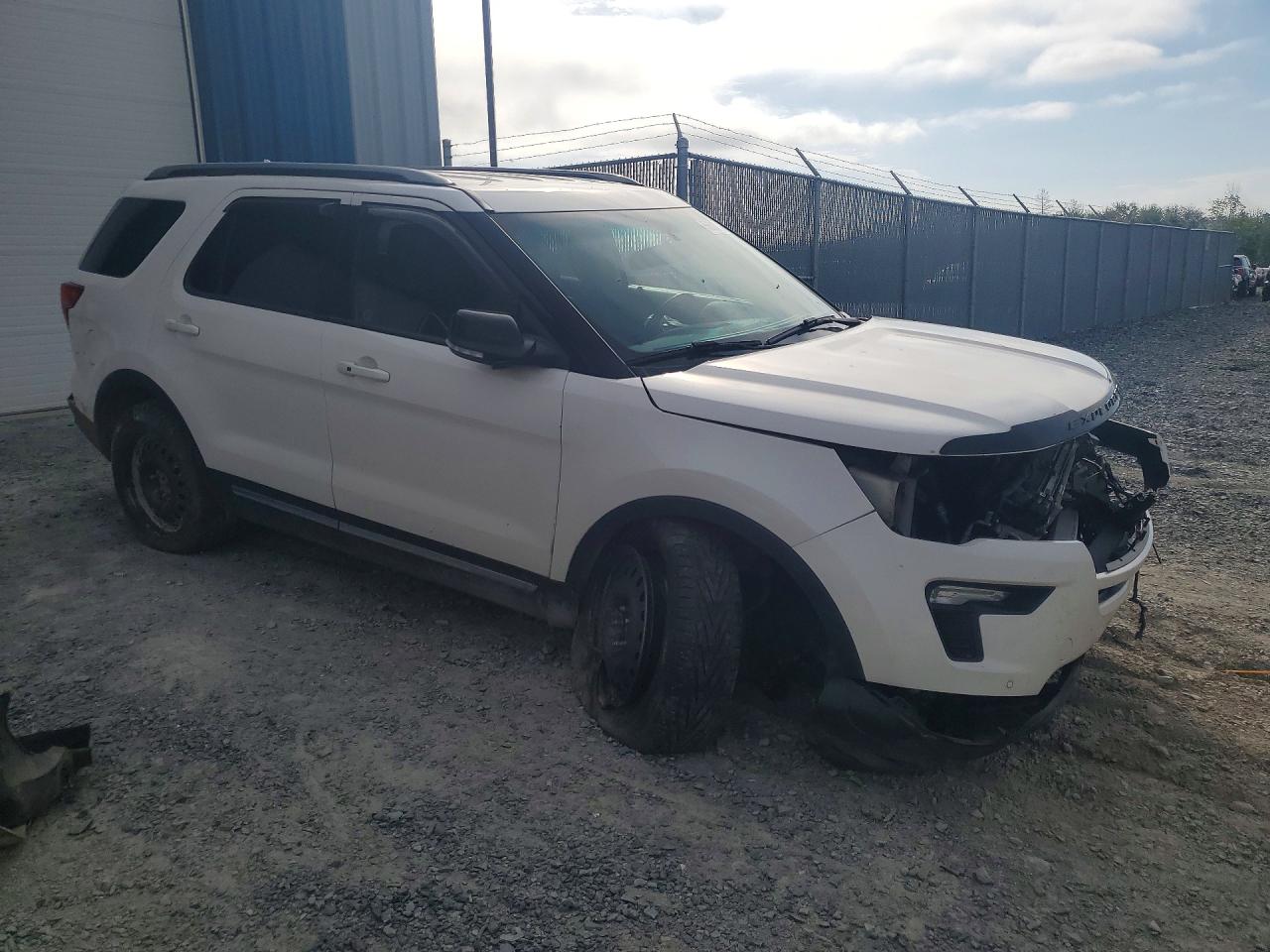 2018 FORD EXPLORER XLT photo 4