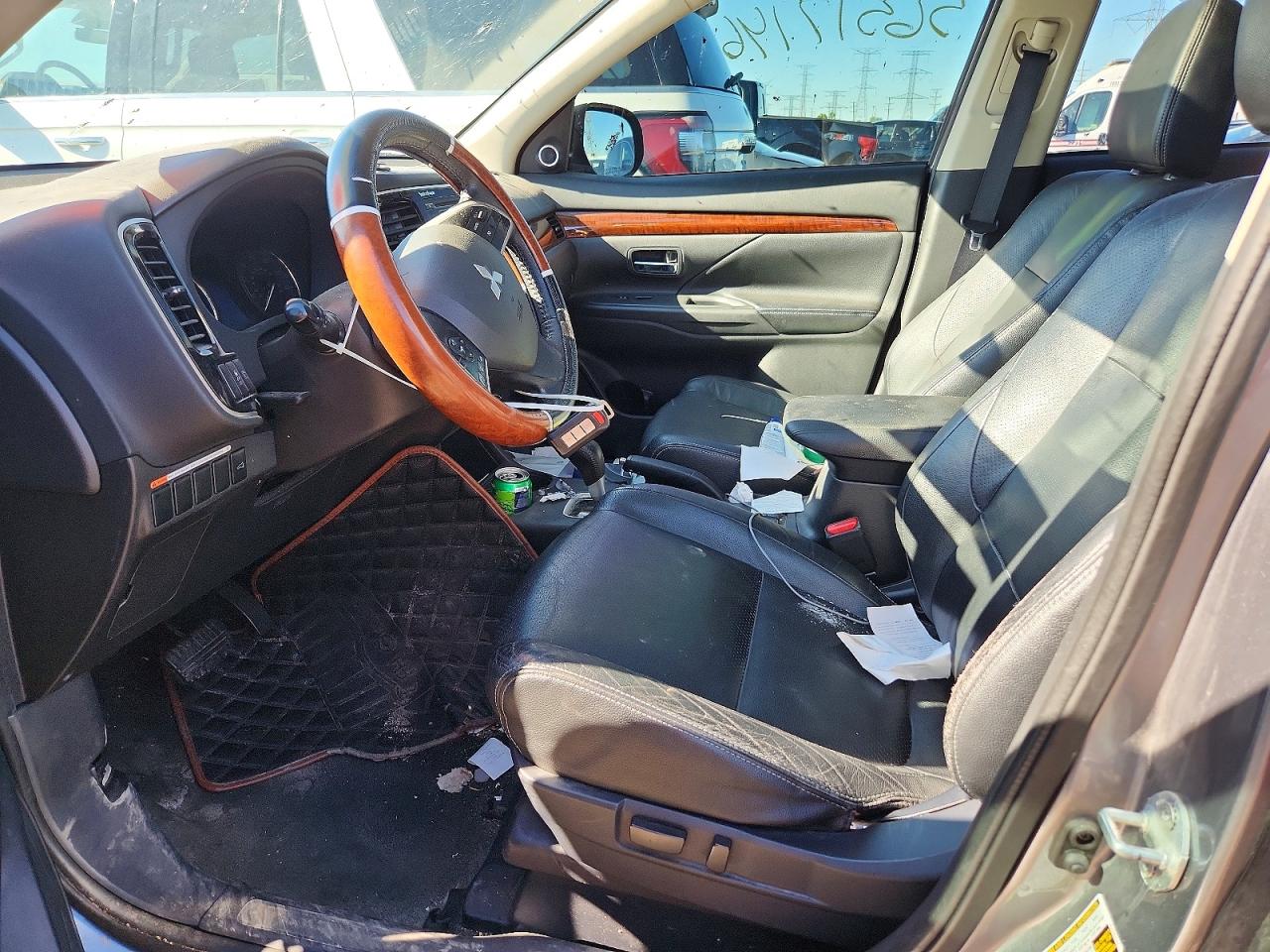 2014 MITSUBISHI OUTLANDER SE photo 19