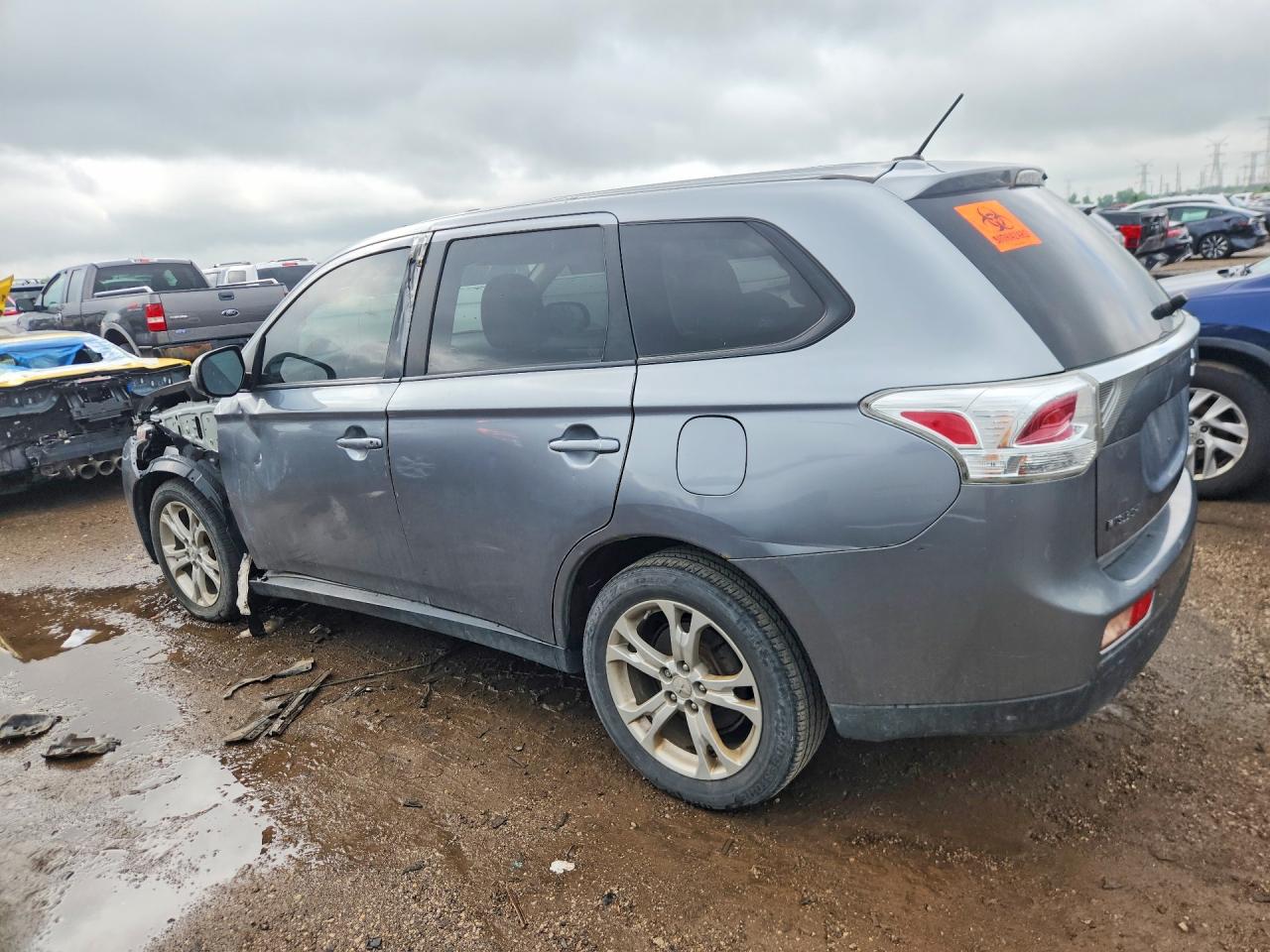 2014 MITSUBISHI OUTLANDER SE photo 4