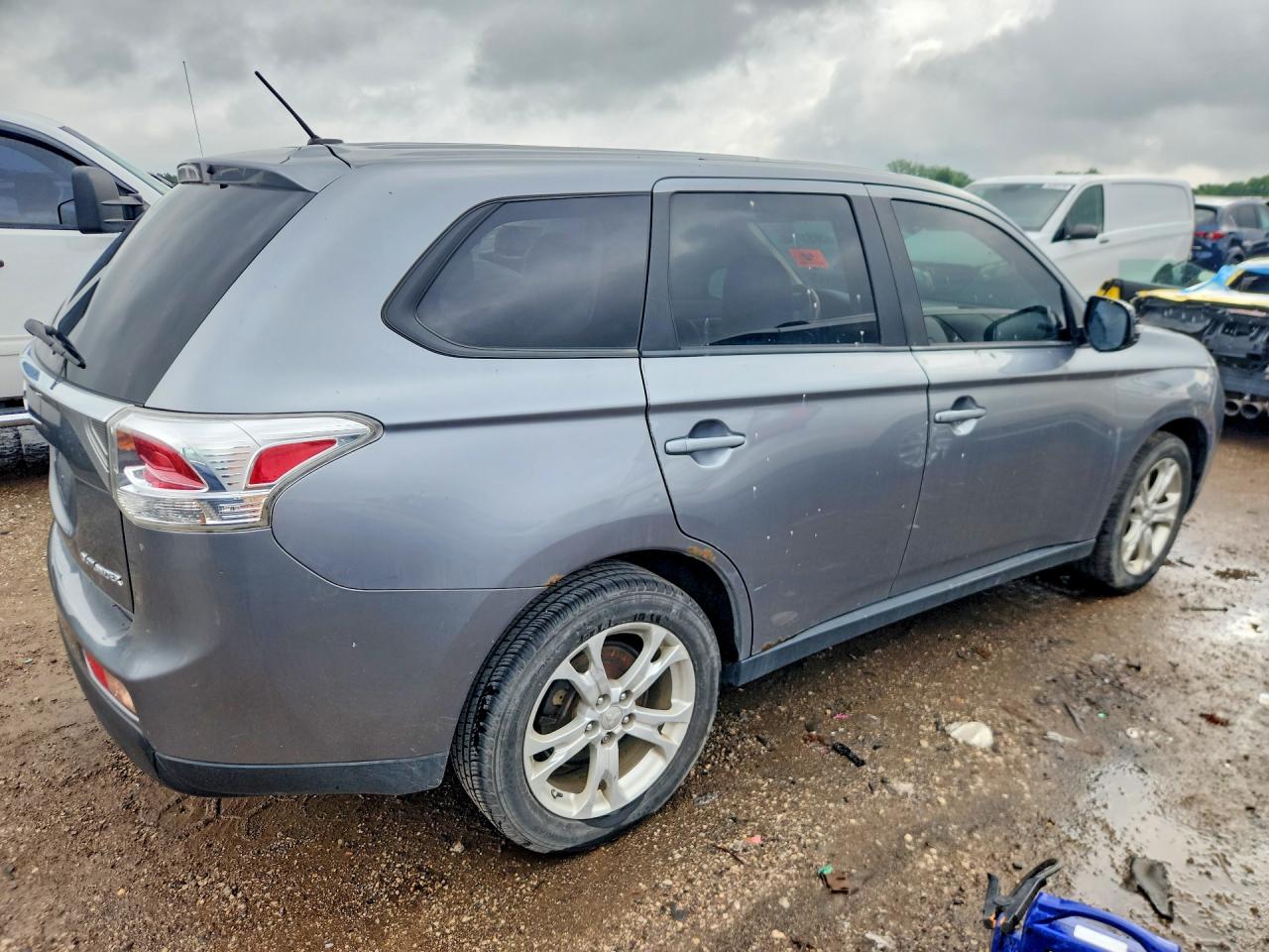2014 MITSUBISHI OUTLANDER SE photo 7