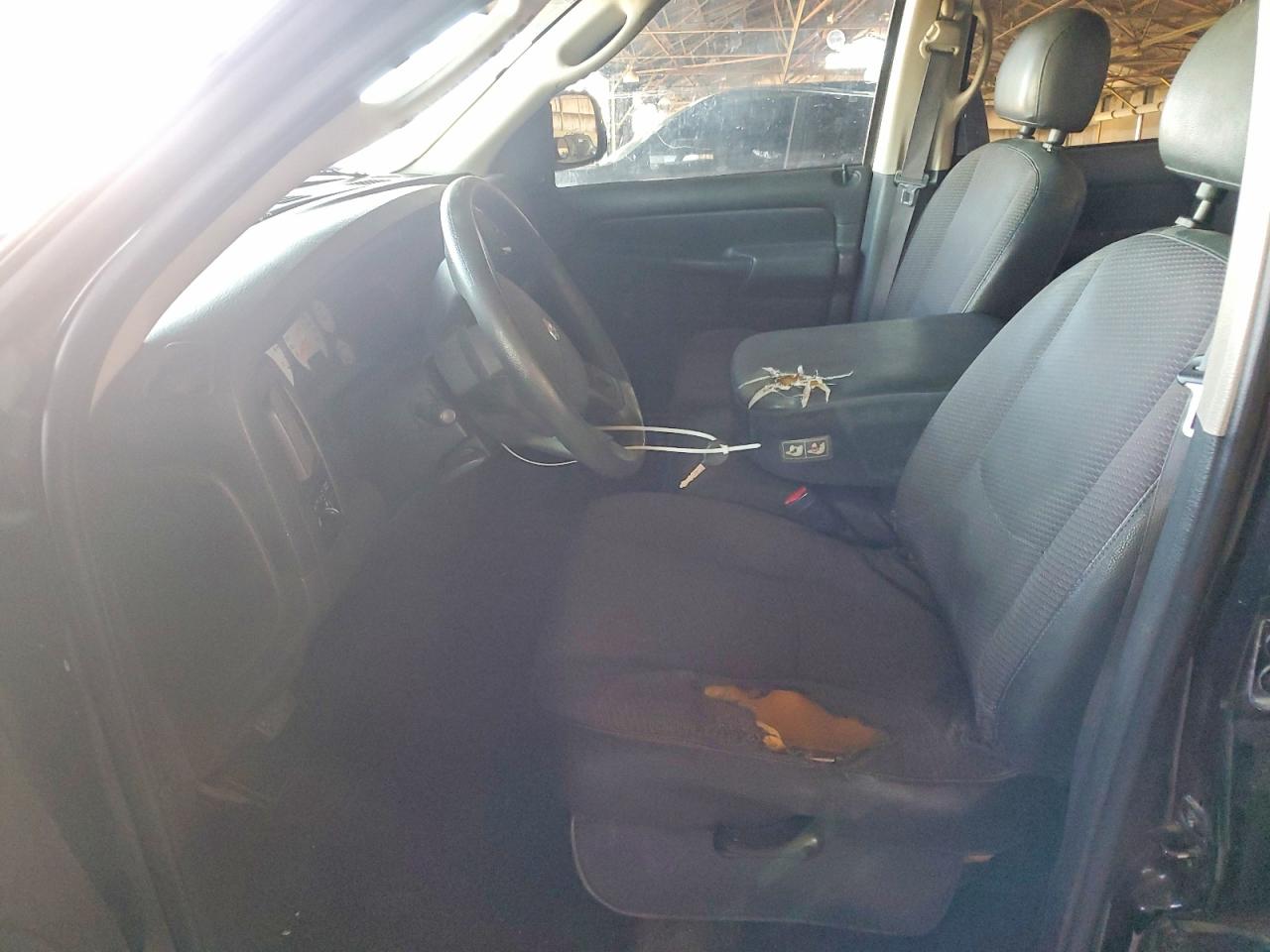 2004 DODGE RAM 1500 ST photo 19