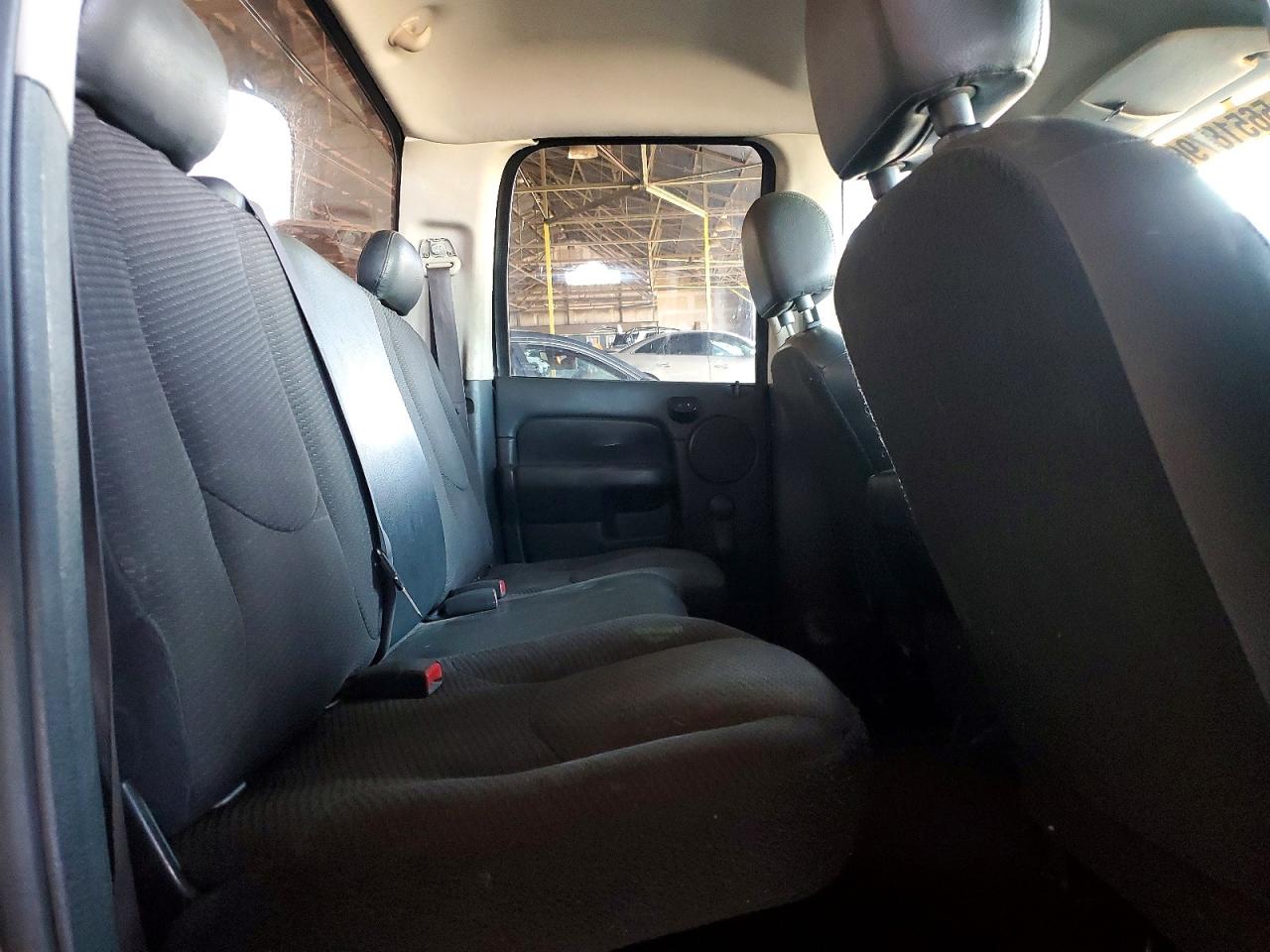 2004 DODGE RAM 1500 ST photo 28