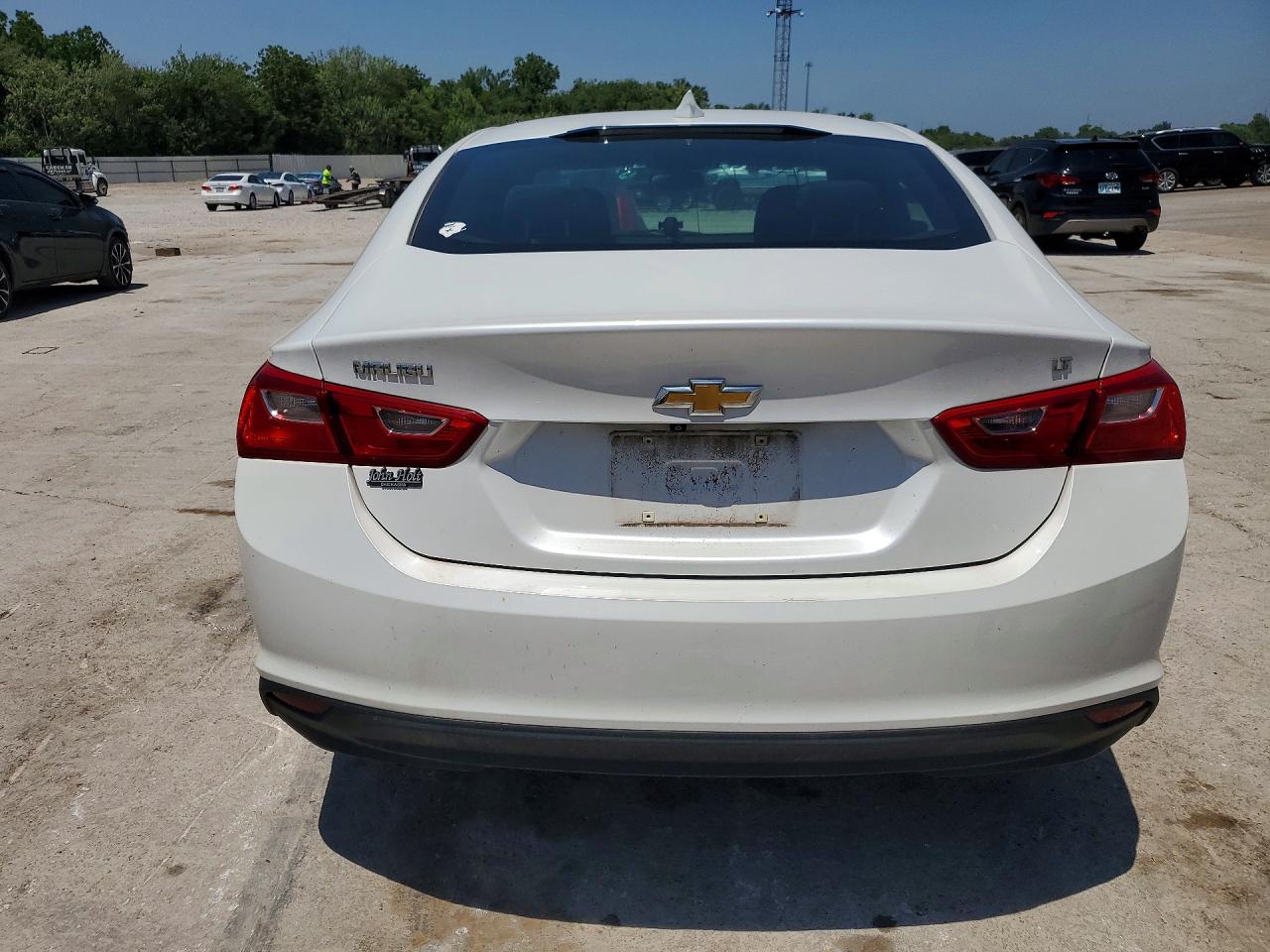 2018 CHEVROLET MALIBU LT photo 11